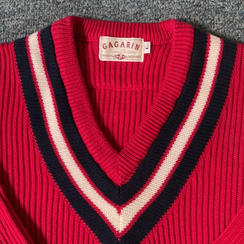 Long sleeve v neck cotton sweater